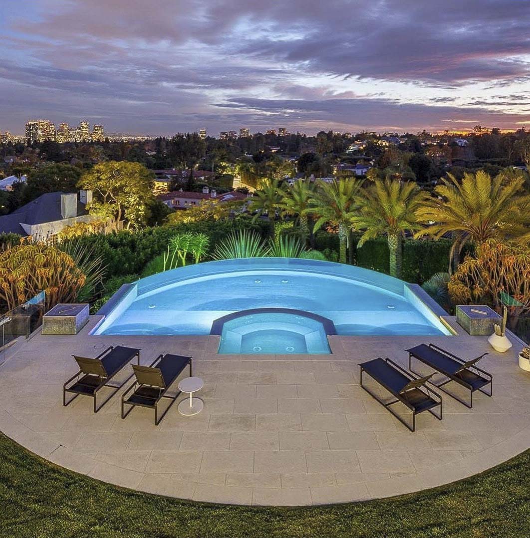 Acrylic-Wall Spa in Beverly Hills